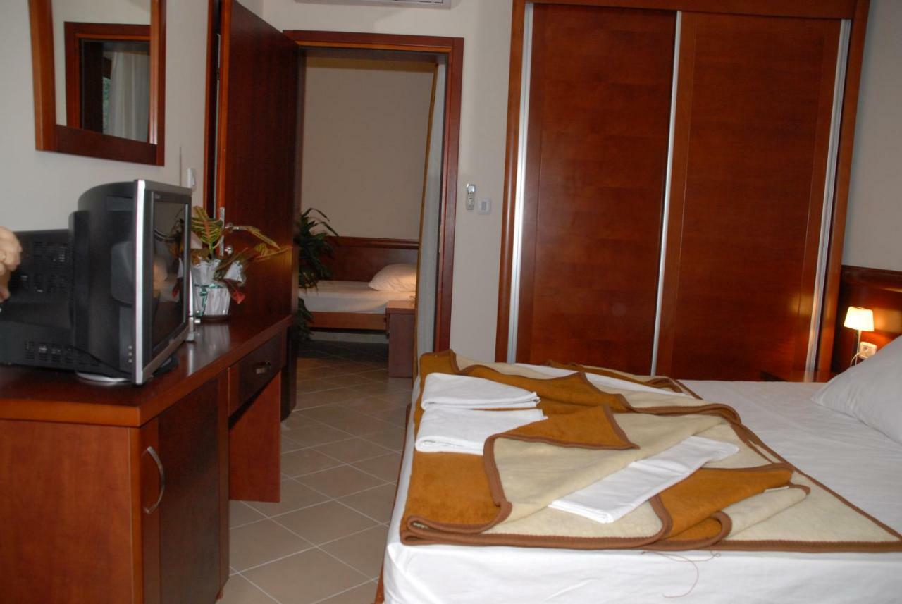 Apartments Krapina Budva Bagian luar foto