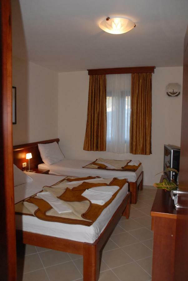 Apartments Krapina Budva Bagian luar foto